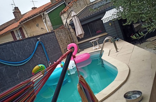 Chef-Boutonne Bed & Breakfast | Guest room in a magnificent house