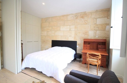 Hotel de Ville - Quinconces Apartment | GuestReady - Charming apt in Place de la Comédie