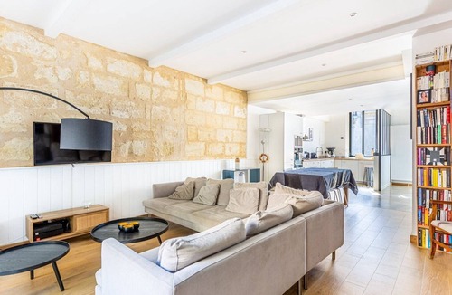 Talence House | GuestReady - The secret garden in Talence