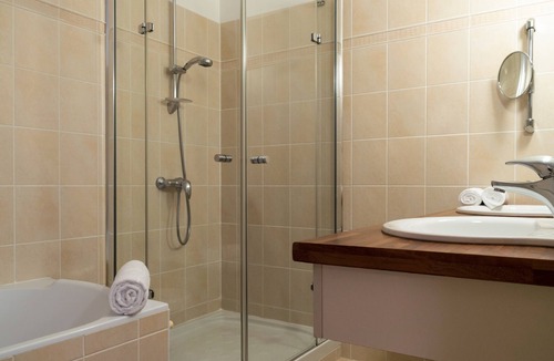 Ainhoa Hotel | Hôtel Argi Eder