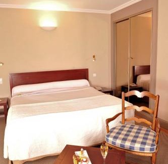 Saint-Jean-Pied-de-Port Hotel | Hôtel des Pyrénées