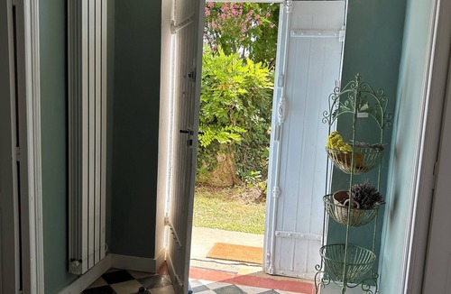 Gironde-sur-Dropt House | Happiness in the countryside!