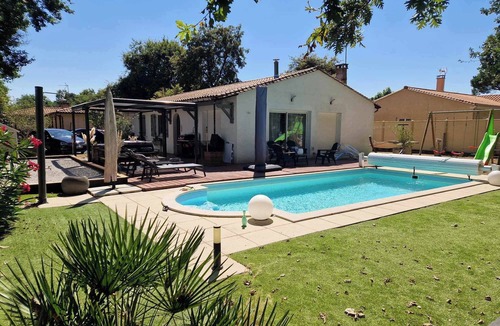 Saint-Medard-en-Jalles House | Haven of peace with heated pool, 30 minutes from Bordeaux and the ocean.