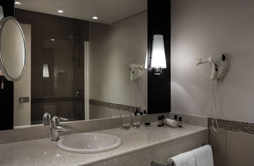 Vitrolles Hotel | Hilton Garden Inn Marseille Provence Airport