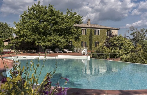 Vescovado Villa | Historic Holding with wonderful swimming pool near Siena, Tuscany, Italy