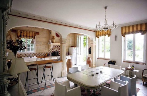Bourg-sur-Gironde House | Historic villa with pool set in beautiful south-facing grounds
