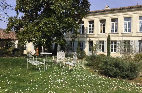 Bourg-sur-Gironde House | Historic villa with pool set in beautiful south-facing grounds