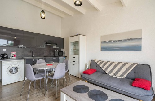 Le Grand-Village-Plage House | Holiday Home "Pied à Terre" with Private Terrace