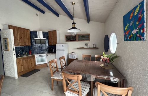 Saint-Trojan-les-Bains House | Holiday Home 'Location Chemin De Lannelongue' with Private Terrace and Private Garden
