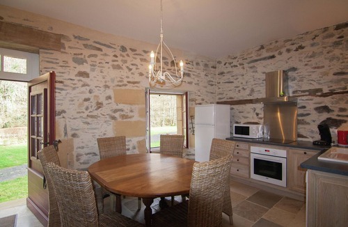 Saint-Medard-d'Excideuil House | Holiday home near river with pool