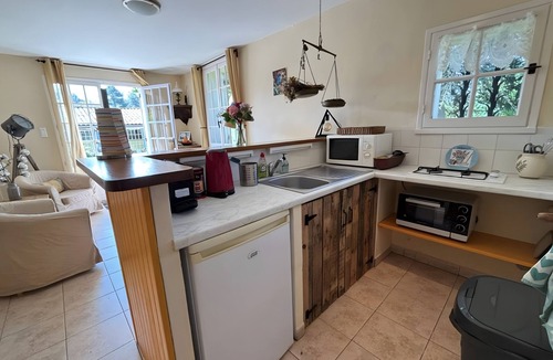 Le Buisson-de-Cadouin House | Holiday Home 'La Forge' with Shared Pool, Private Terrace and Wi-Fi