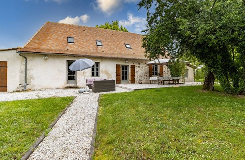 Saint-Andre-de-Double House | Holiday Home 'Nature Et Authenticité' with Private Pool, Private Terrace and Private Garden