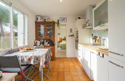 Meschers-sur-Gironde House | Holiday Home 'Sa-Mi-Ra' close to the Beach with Terrace