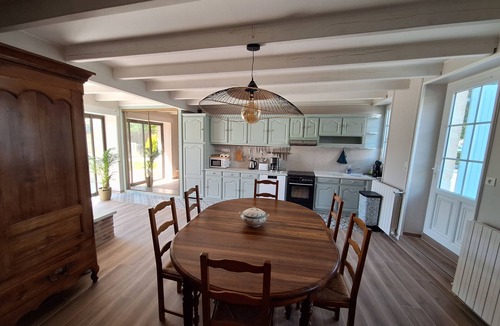 Fontaine Chalendray House | Holiday Home 'Gite L'ouche De Mai' with Private Pool, Private Terrace and Wi-Fi