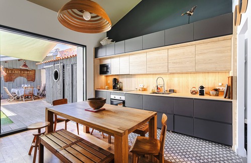 Le Chateau-d'Oleron House | Holiday Home with Private Pool, Private Terrace and Wi-Fi