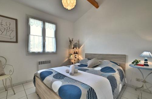 La Cotiniere House | Holiday Home Le Pêcheur by Interhome