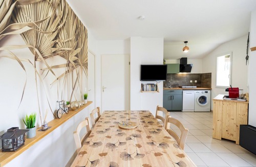 Ondres House | Holiday Home 'Cosy Pavillon 2 Bedrooms Near the Sea' with Shared Pool, Terrace and Wi-Fi