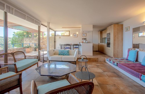 Cap Benat Villa | Holiday Home with Sea View, Private Pool & A/C