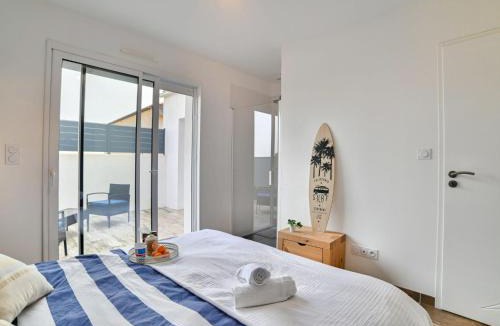 Le Grand-Village-Plage House | Holiday Home Les Salines by Interhome