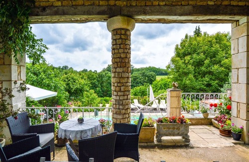 La Foret-de-Tesse House | Holiday Home in Charente with Pool and Castle