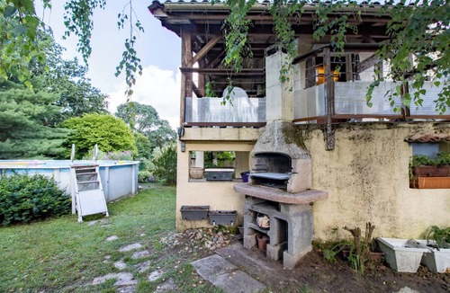 Montpon-Menesterol House | Holiday Home 'Maison De Caractères' with Private Pool, Private Terrace and Wi-Fi