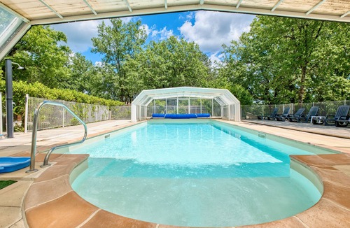 Salignac-Eyvignes House | Holiday Home 'Morille' with Shared Pool, Private Terrace and Private Garden