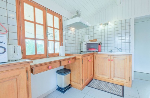 Allemans House | Holiday Home 'Gîte Le Moutat-Le Châlet' with Private Terrace