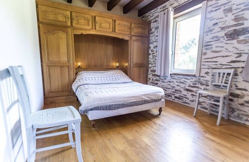 Fresselines House | Holiday Home 'Gîte Le Puyrajaud' with Private Terrace, Private Garden and Wi-Fi