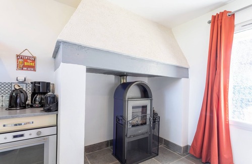 Mont House | Holiday Home 'Gîte les Charmilles' with Private Terrace, Private Garden and Wi-Fi