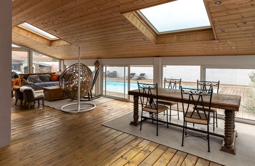 Tarnos House | Holiday home 'Grande Villa avec Piscine' with pool, garden & Wi-Fi