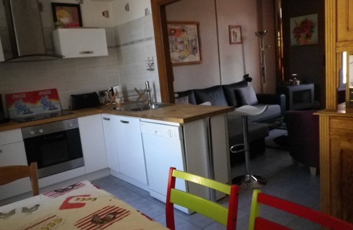 Prigonrieux House | Holiday Home in Bergerac - Private Pool, Garden and Comfort for 8 People