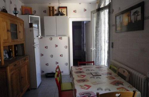 Prigonrieux House | Holiday Home in Bergerac - Private Pool, Garden and Comfort for 8 People