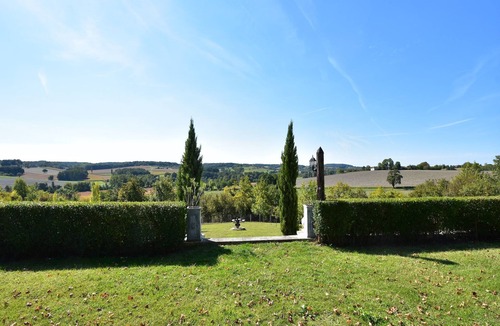 Lusignac House | Holiday Home in Lusignac with Private Pool