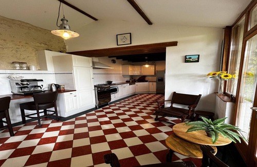 Lusignac House | Holiday Home in Lusignac with Private Pool