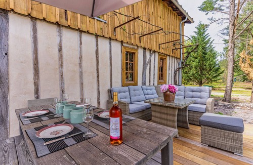 Trensacq House | Holiday Home "La Grange" with Shared Pool & Wi-Fi