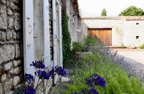 Sainte Gemme House | Holiday Home La Saintonge