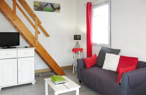 La Flotte House | Holiday Home La Touche-1 by Interhome