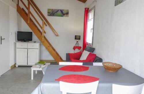 La Flotte House | Holiday Home La Touche-1 by Interhome