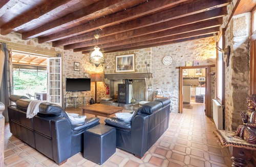 Piegut-Pluviers House | Holiday Home 'Les Touilles - Dordogne' with Private Pool, Private Terrace and Wi-Fi