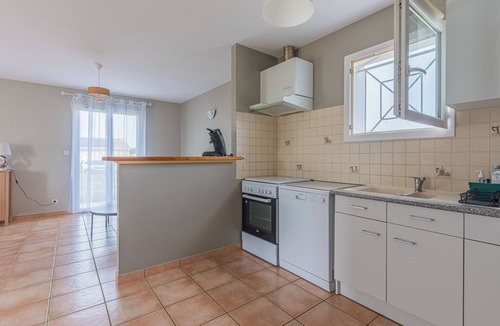 Valeyrac House | Holiday Home 'Le Pin Franc' with Private Terrace, Private Garden and Wi-Fi