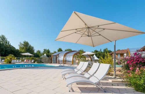 Parentis-en-Born House | Holiday Home Les Cottages du Lac - PNS214 by Interhome