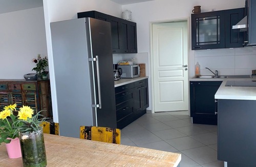 Pisany House | Holiday Home 'Sérénité' with Private Terrace, Private Garden and Wi-Fi