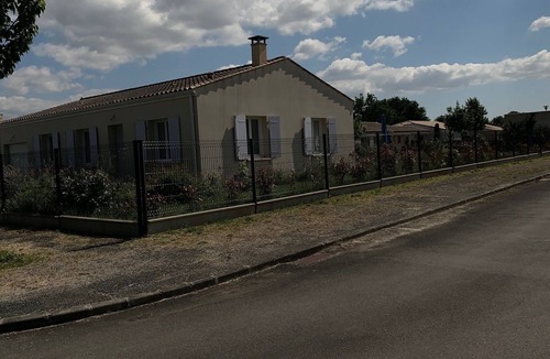 Pisany House | Holiday Home 'Sérénité' with Private Terrace, Private Garden and Wi-Fi