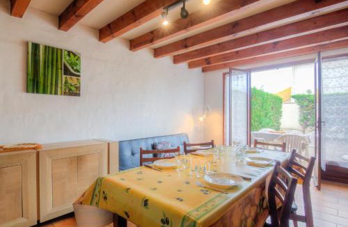 Mimizan-Plage House | Holiday Home Sicard-6 by Interhome