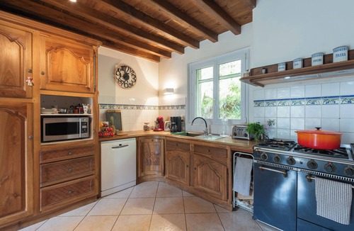 Aydius House | Holiday Home 'Ty Sioul - Mountain View' with Mountain View, Private Terrace and Wi-Fi