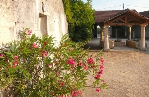 Les Metairies House | Holiday rental house with farmyard and garden near Cognac.
