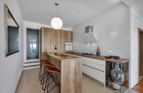 Makarska House | Holidayhome in a quiet location with pool&sea view, mini golf course& playground