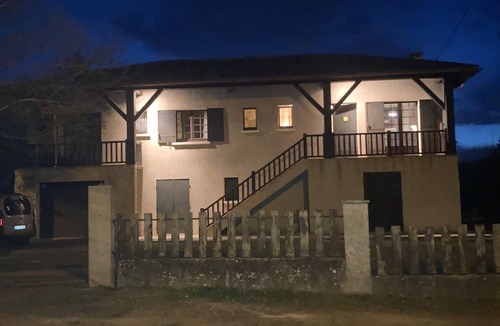 Pujols House | Home with a view to Saint Emilion in Bordeaux