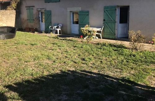 Mouterre-Silly House | Homerez - Amazing house for 3 ppl. with garden and terrace at Mouterre-Silly