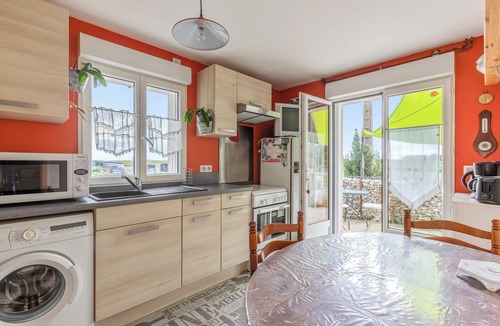 Mortagne-sur-Gironde Apartment | Homerez - Apartment in Mortagne-sur-Gironde